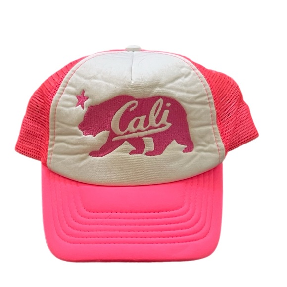 Pink & White Cali Bear Trucker Hat - Picture 1 of 4